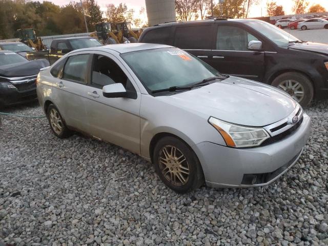 1FAHP36N79W129839 - 2009 FORD FOCUS SES SILVER photo 4