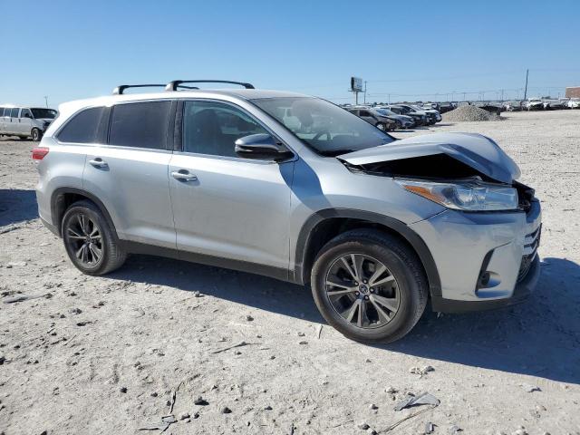 5TDZZRFH1KS305506 - 2019 TOYOTA HIGHLANDER LE SILVER photo 4