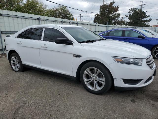 1FAHP2D87JG133511 - 2018 FORD TAURUS SE WHITE photo 4