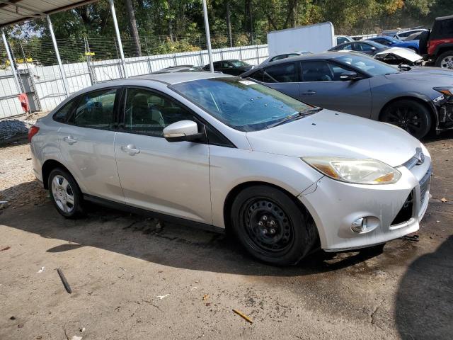 1FAHP3F23CL217110 - 2012 FORD FOCUS SE SILVER photo 4