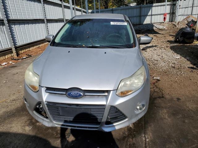 1FAHP3F23CL217110 - 2012 FORD FOCUS SE SILVER photo 5