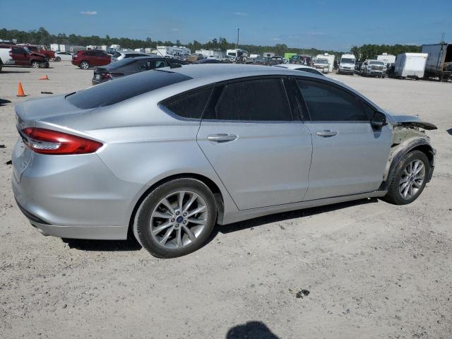 3FA6P0HD7HR154770 - 2017 FORD FUSION SE SILVER photo 3