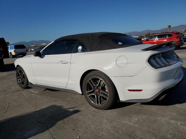 1FATP8UH7J5135994 - 2018 FORD MUSTANG WHITE photo 2