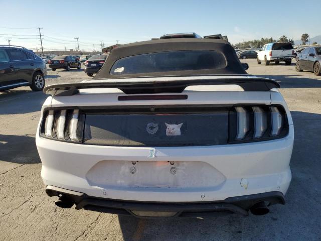 1FATP8UH7J5135994 - 2018 FORD MUSTANG WHITE photo 6