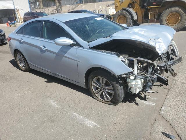 5NPEB4AC9CH313877 - 2012 HYUNDAI SONATA GLS SILVER photo 4