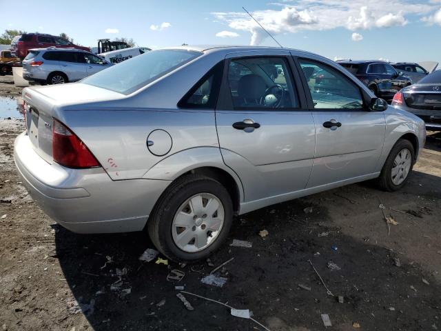 1FAHP34N16W253863 - 2006 FORD FOCUS ZX4 SILVER photo 3