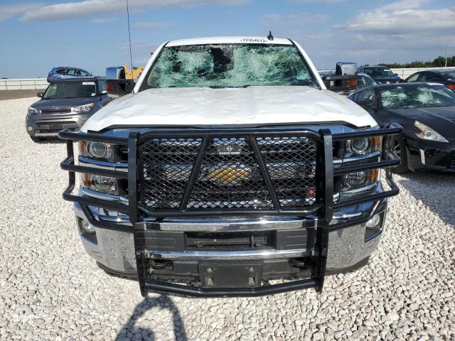 1GC1KWEG9JF237981 - 2018 CHEVROLET SILVERADO K2500 HEAVY DUTY LTZ WHITE photo 5