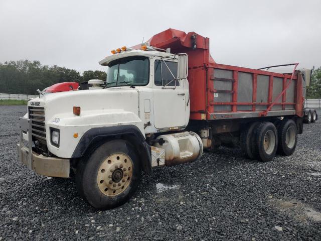 1M2P264C6XM028402 - 1999 MACK 600 RD600 TWO TONE photo 2