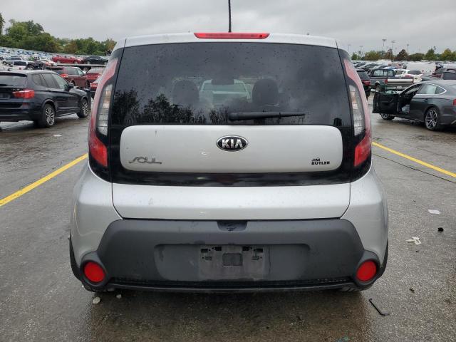 KNDJN2A25F7763987 - 2015 KIA SOUL SILVER photo 6