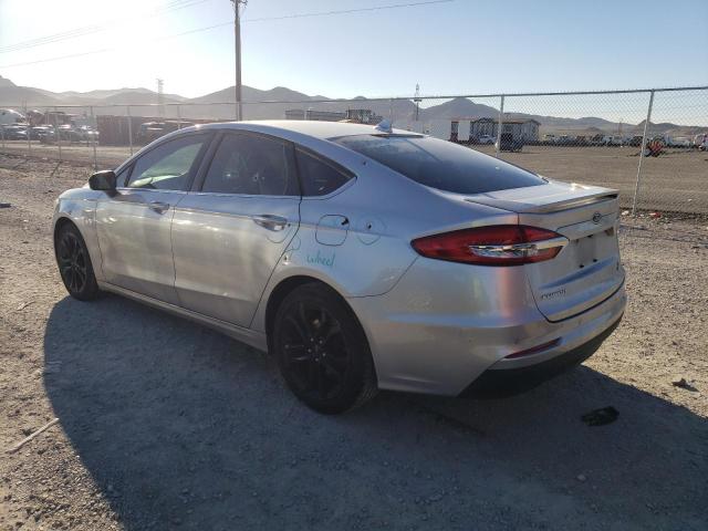 3FA6P0HD0KR161616 - 2019 FORD FUSION SE WHITE photo 2