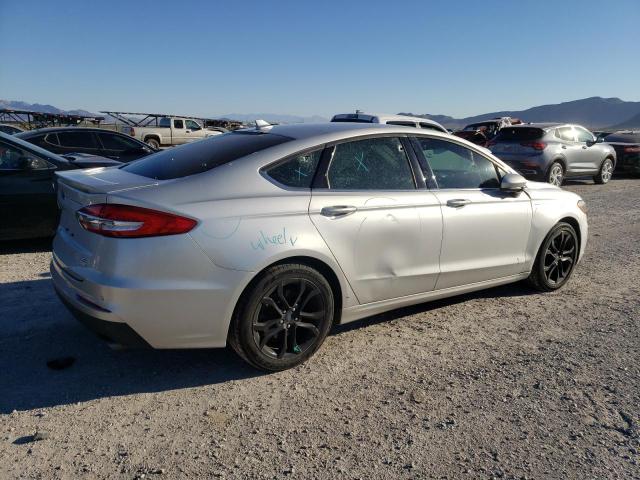 3FA6P0HD0KR161616 - 2019 FORD FUSION SE WHITE photo 3