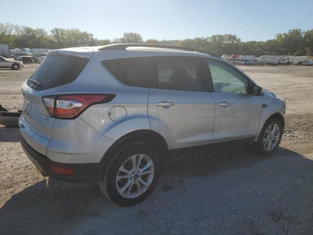 1FMCU0GD5JUC48115 - 2018 FORD ESCAPE SE SILVER photo 3