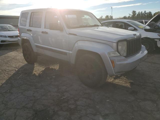 1J8GN28K88W194182 - 2008 JEEP LIBERTY SPORT SILVER photo 4