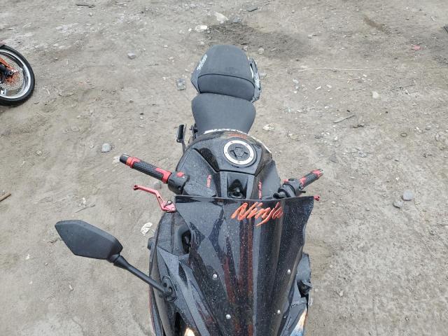 JKAEXEE13CDA06305 - 2012 KAWASAKI EX650 EC BLACK photo 5