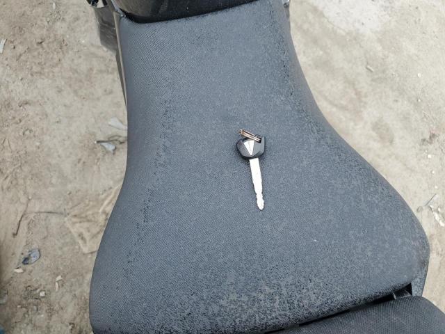 JKAEXEE13CDA06305 - 2012 KAWASAKI EX650 EC BLACK photo 8