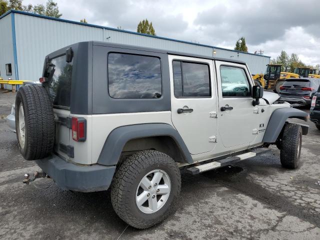 1J4GA39167L128609 - 2007 JEEP WRANGLER X GRAY photo 3