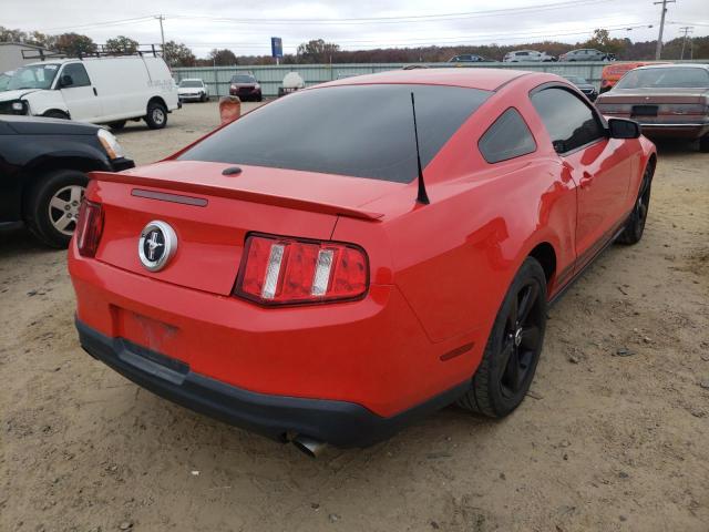 1ZVBP8AM4C5205703 - 2012 FORD MUSTANG RED photo 4