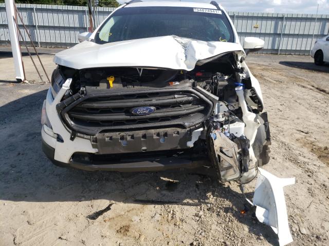 MAJ3P1TE7JC225575 - 2018 FORD ECOSPORT SE WHITE photo 9