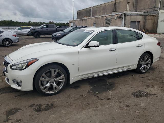 2016 INFINITI Q70L 3.7, 