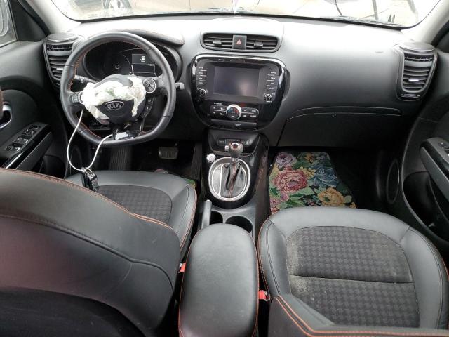 KNDJX3AA2J7574259 - 2018 KIA SOUL ! GRAY photo 8