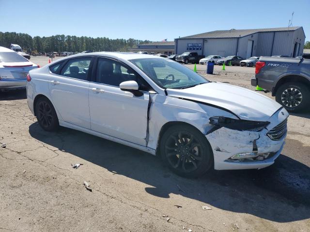 3FA6P0HD6JR220120 - 2018 FORD FUSION SE WHITE photo 4