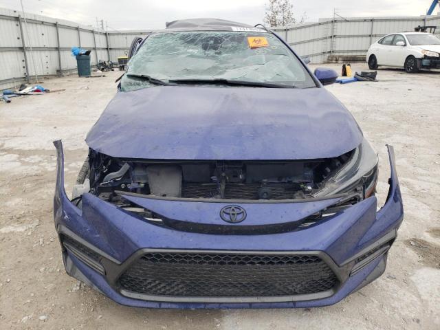 5YFS4MCE6MP075843 - 2021 TOYOTA COROLLA SE BLUE photo 5