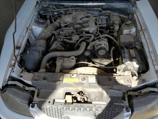 1FAFP446X4F228575 - 2004 FORD MUSTANG WHITE photo 11