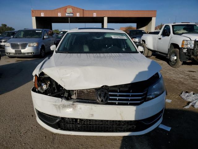 1VWBN7A35EC066512 - 2014 VOLKSWAGEN PASSAT SE WHITE photo 5