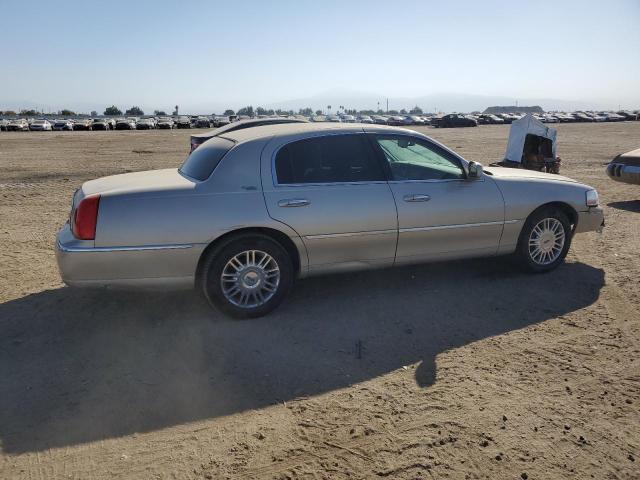 2LNBL8CVXAX618950 - 2010 LINCOLN TOWN CAR SIGNATURE LIMITED TAN photo 3