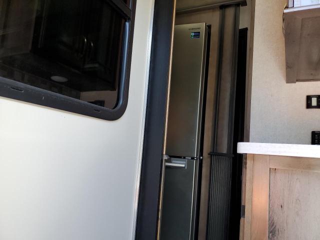 4YDF39327K4700836 - 2019 KEYSTONE MONTANA BEIGE photo 6