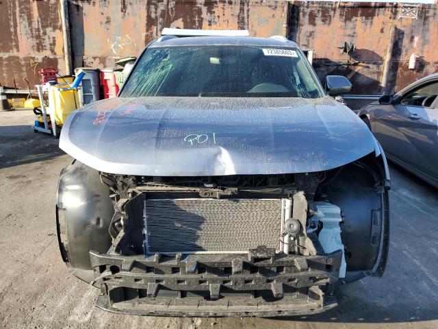 1V26C2CA7LC202417 - 2020 VOLKSWAGEN ATLAS CROS SE ნაცრისფერი ფოტო 5