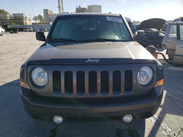 1C4NJPFA2GD794031 - 2016 JEEP PATRIOT LATITUDE GRAY photo 5