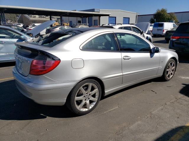 WDBRN40J83A521263 - 2003 MERCEDES-BENZ C 230K SPORT COUPE SILVER photo 3