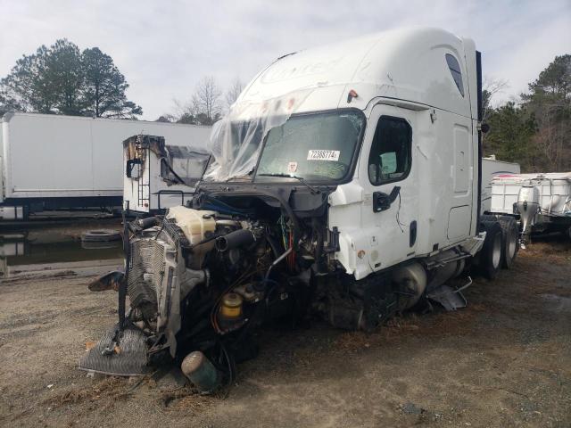 1FUJGLDR5BSAS0760 - 2011 FREIGHTLINER CASCADIA 125 WHITE photo 2