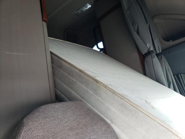 1FUJGLDR5BSAS0760 - 2011 FREIGHTLINER CASCADIA 125 WHITE photo 6