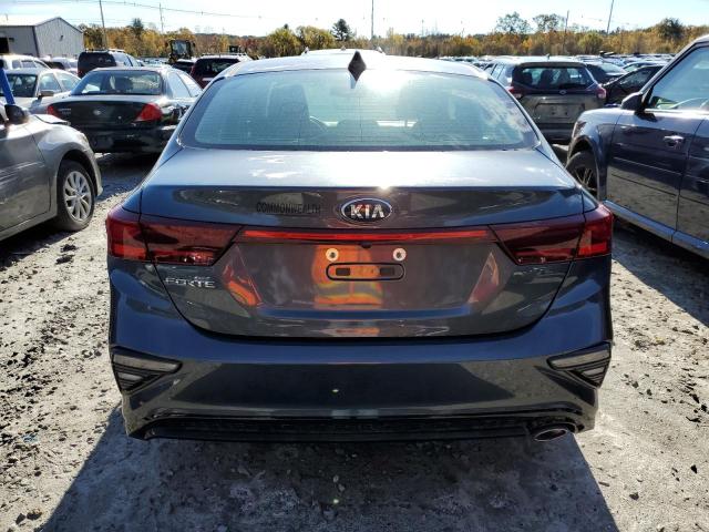 3KPF24AD1ME313620 - 2021 KIA FORTE FE GRAY photo 6