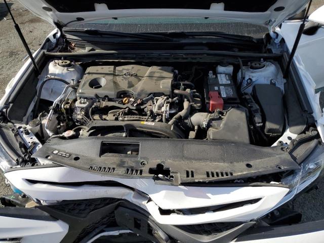 4T1B11HK5JU091404 - 2018 TOYOTA CAMRY L WHITE photo 11