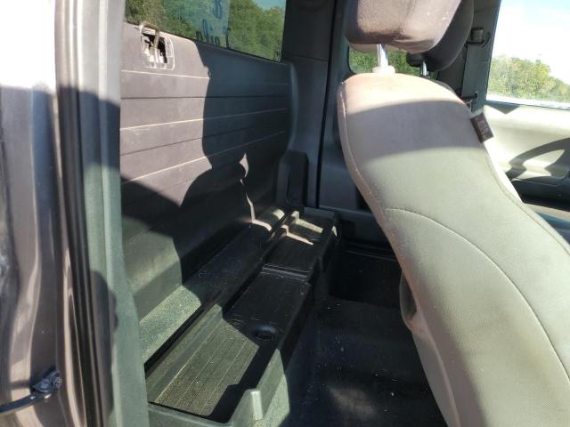 5TFRX5GNXHX081013 - 2017 TOYOTA TACOMA ACCESS CAB ნაცრისფერი ფოტო 10