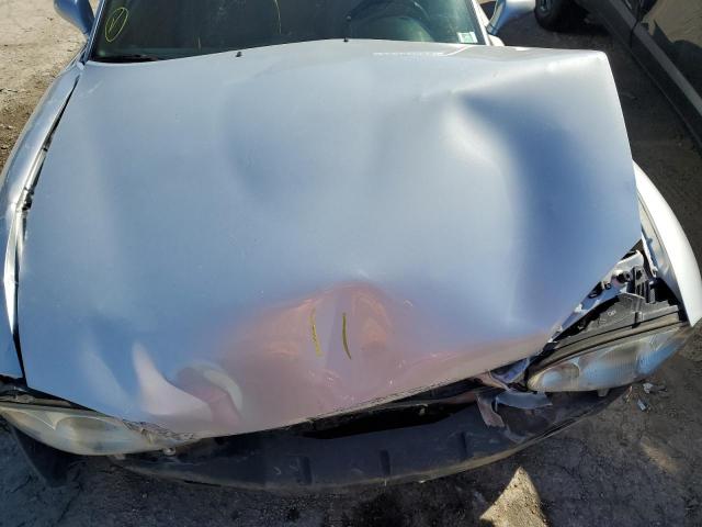 JM1NB353X10208232 - 2001 MAZDA MX-5 MIATA BASE SILVER photo 11