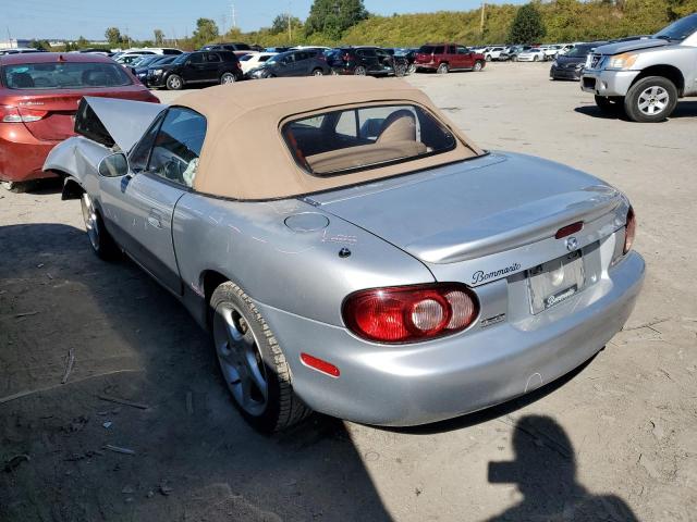 JM1NB353X10208232 - 2001 MAZDA MX-5 MIATA BASE SILVER photo 2