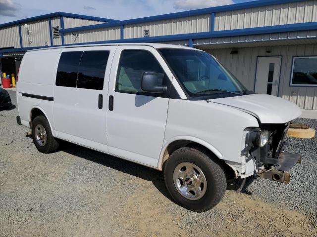 1GTFH15T761176736 - 2006 GMC SAVANA G1500 WHITE photo 4