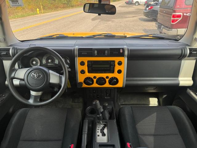 JTEBU11FX8K017986 - 2008 TOYOTA FJ CRUISER YELLOW photo 9