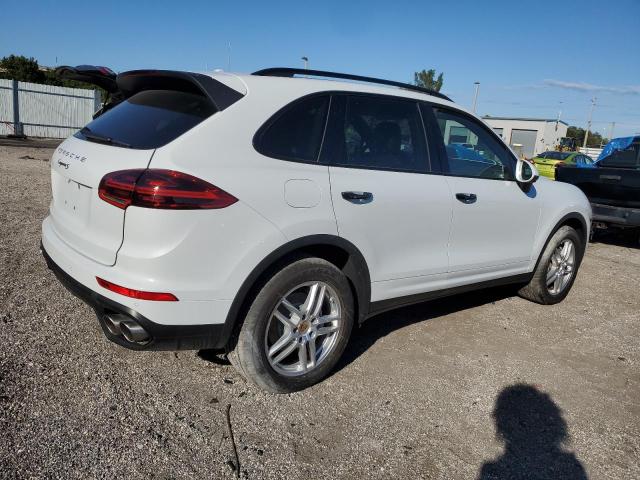 WP1AB2A28JLA60858 - 2018 PORSCHE CAYENNE S WHITE photo 3