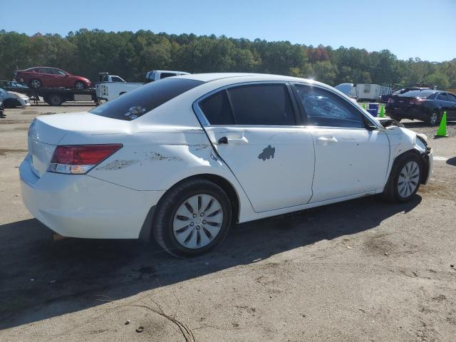 1HGCP26309A182815 - 2009 HONDA ACCORD LX WHITE photo 3