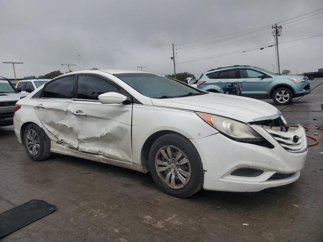 5NPEB4AC1CH333007 - 2012 HYUNDAI SONATA GLS WHITE photo 4