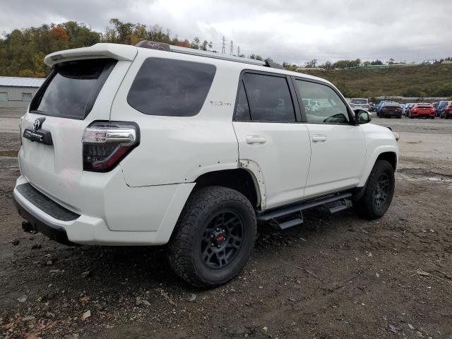 JTEBU5JR3J5491803 - 2018 TOYOTA 4RUNNER SR5/SR5 PREMIUM WHITE photo 3