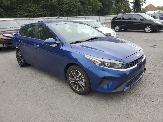 3KPF24AD2PE693524 - 2023 KIA FORTE LX BLUE photo 4