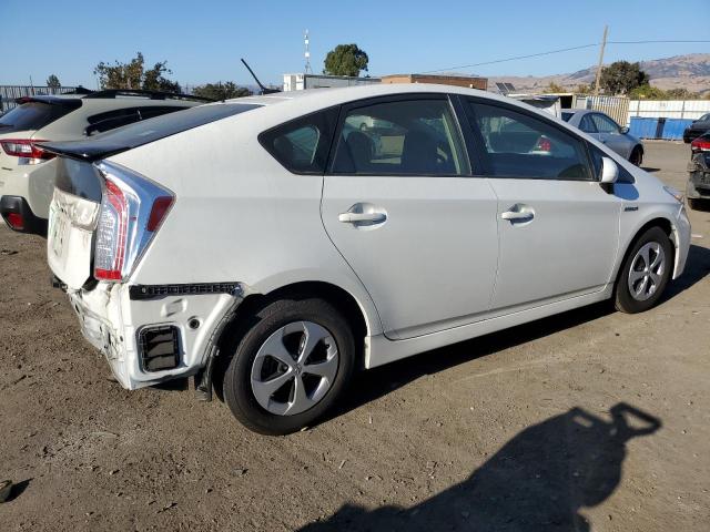 JTDKN3DU3E1758490 - 2014 TOYOTA PRIUS WHITE photo 3