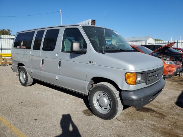 1FMRE11W34HB42654 - 2004 FORD ECONOLINE E150 WAGON SILVER photo 4