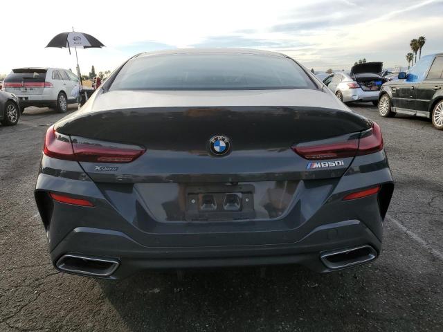 WBAGV8C05MCG08322 - 2021 BMW M850XI GRAY photo 6